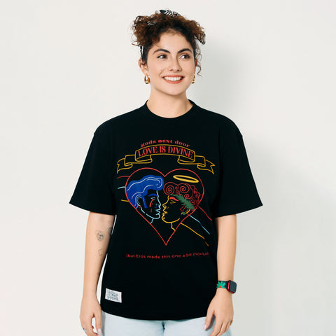 Love is Divine (Unisex Tişört)